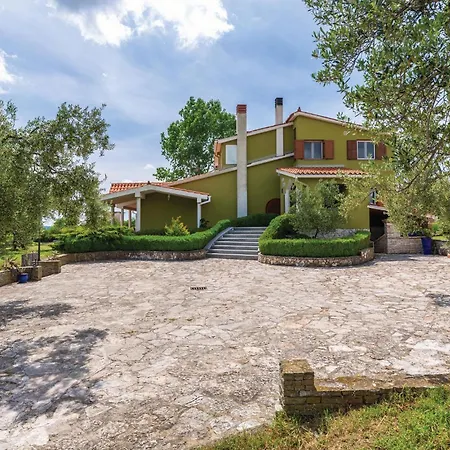 Vakantiehuis Lovely In Galižana