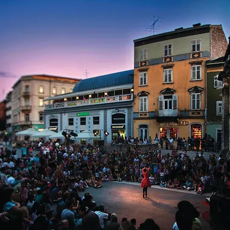 In Semesterbostad Galižana